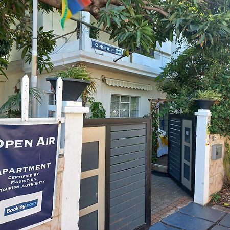 Open Air Cafe & Apartments 路易港 外观 照片