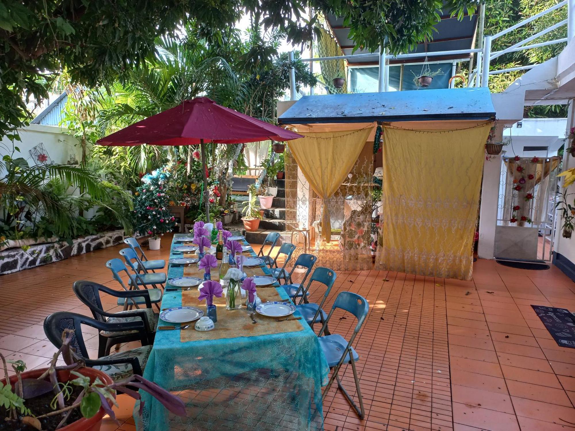 Open Air Cafe & Apartments 路易港 外观 照片