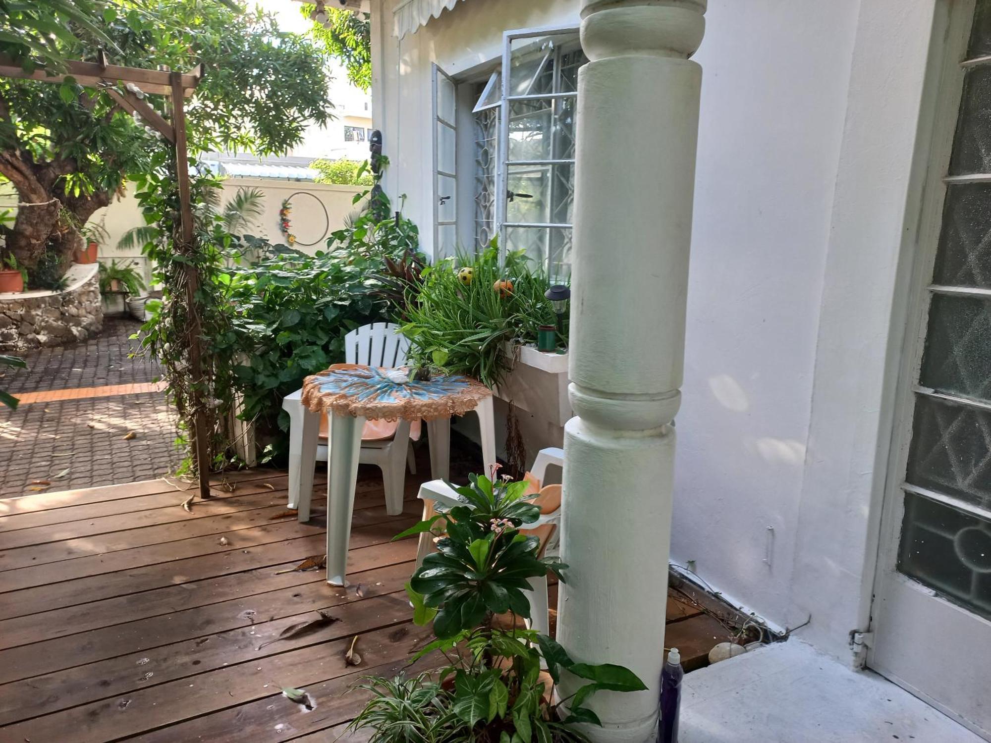 Open Air Cafe & Apartments 路易港 外观 照片